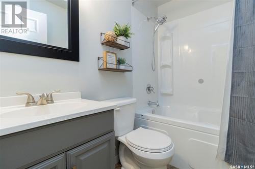 30 Galbraith Crescent, Saskatoon, SK - Indoor Photo Showing Bathroom