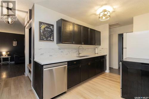 30 Galbraith Crescent, Saskatoon, SK - Indoor Photo Showing Kitchen