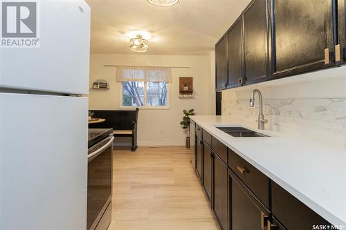 30 Galbraith Crescent, Saskatoon, SK - Indoor Photo Showing Kitchen