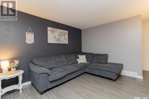 30 Galbraith Crescent, Saskatoon, SK - Indoor Photo Showing Living Room