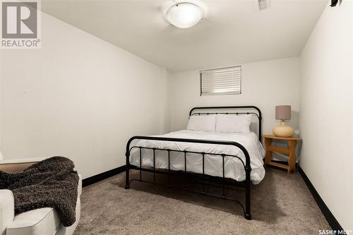 2200 Queen Street, Regina, SK - Indoor Photo Showing Bedroom