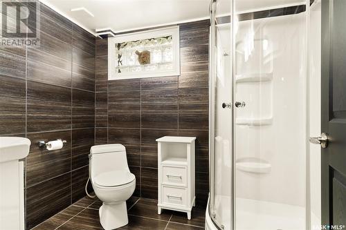 2200 Queen Street, Regina, SK - Indoor Photo Showing Bathroom