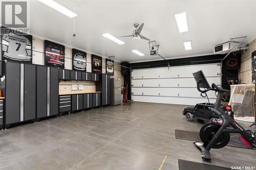 2200 Queen Street, Regina, SK - Indoor Photo Showing Garage