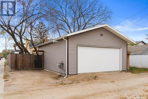 2200 Queen Street, Regina, SK - Outdoor With Exterior