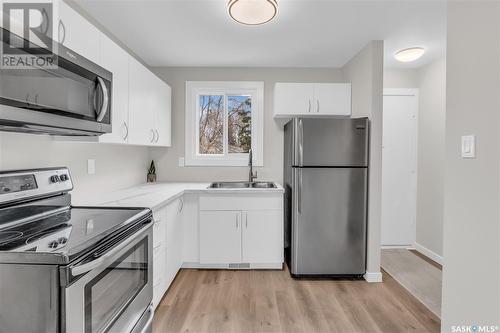 391 Cavendish Street, Regina, SK - Indoor Photo Showing Kitchen With Double Sink