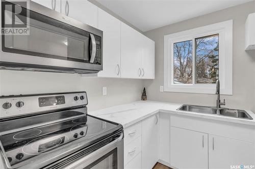 391 Cavendish Street, Regina, SK - Indoor Photo Showing Kitchen With Double Sink