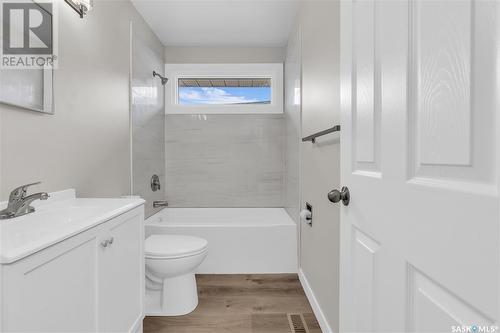 391 Cavendish Street, Regina, SK - Indoor Photo Showing Bathroom