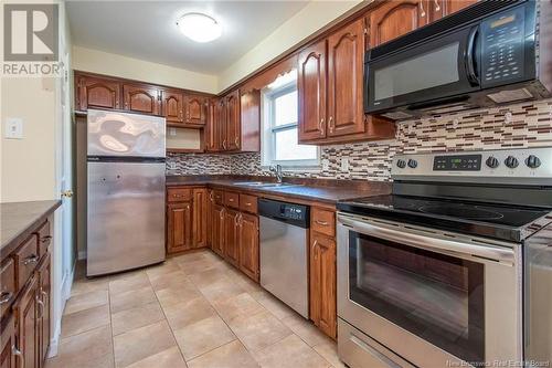 20 Parkwood Avenue, Saint John, NB - Indoor Photo Showing Kitchen With Double Sink