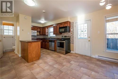 20 Parkwood Avenue, Saint John, NB - Indoor Photo Showing Kitchen