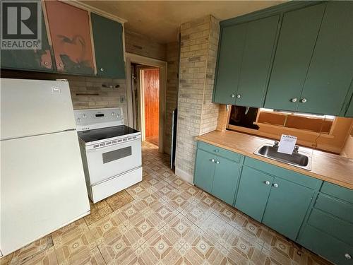 2 Parkinson, Falconbridge, ON - Indoor Photo Showing Kitchen