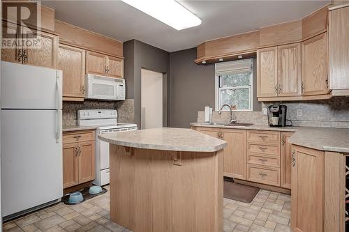 150 Baker Street, Sudbury, ON - Indoor Photo Showing Kitchen