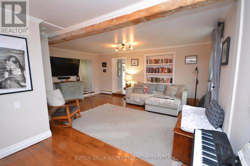 1248 County Road 2, Brockville, ON - Indoor Photo Showing Living Room