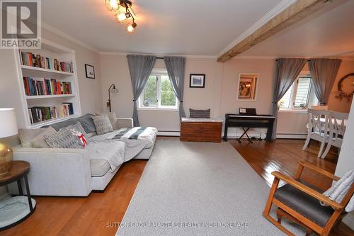 1248 County Road 2, Brockville, ON - Indoor Photo Showing Living Room