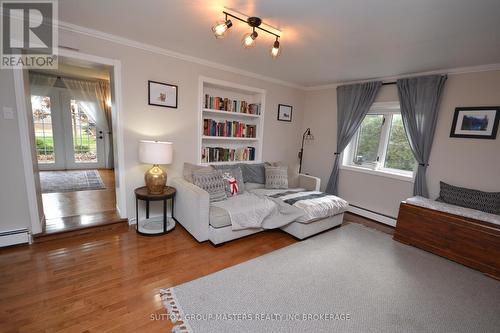 1248 County Road 2, Brockville, ON - Indoor Photo Showing Living Room