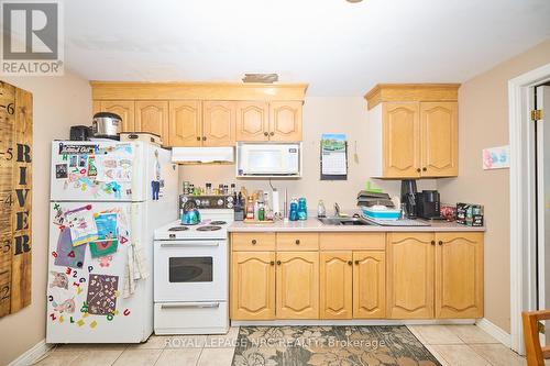 296A Pelham Road, St. Catharines (462 - Rykert/Vansickle), ON - Indoor Photo Showing Kitchen