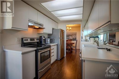 1510 Riverside Drive Unit#2003, Ottawa, ON - Indoor Photo Showing Kitchen