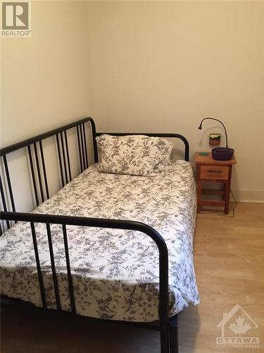 371 Lyon Street N, Ottawa, ON - Indoor Photo Showing Bedroom