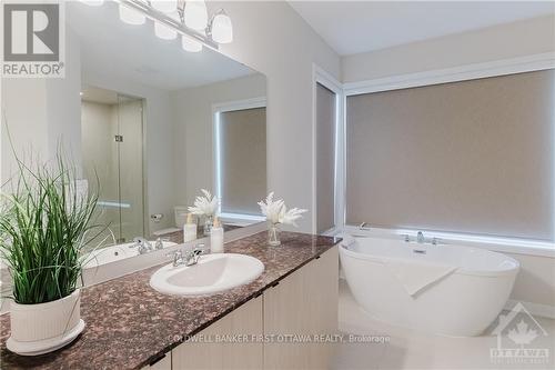 659 Fenwick Way, Barrhaven (7708 - Barrhaven - Stonebridge), ON - Indoor Photo Showing Bathroom