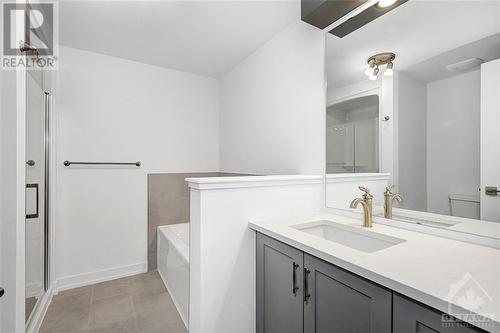 320 Montee Outaouais Street Unit#306, Rockland, ON - Indoor Photo Showing Bathroom