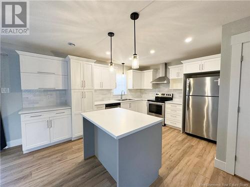 182 Melanie Street, Dieppe, NB - Indoor Photo Showing Kitchen With Stainless Steel Kitchen With Upgraded Kitchen