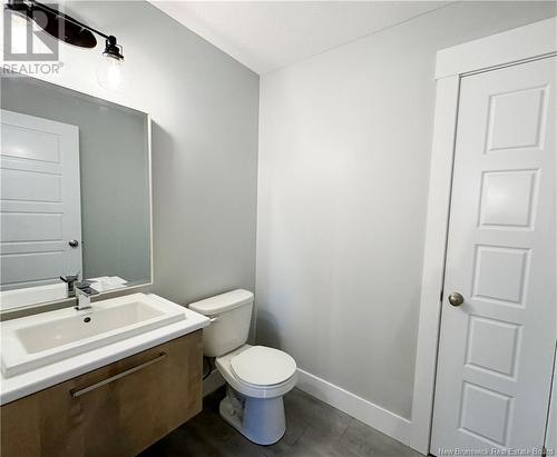 182 Melanie Street, Dieppe, NB - Indoor Photo Showing Bathroom