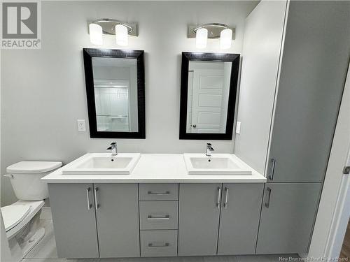 182 Melanie Street, Dieppe, NB - Indoor Photo Showing Bathroom