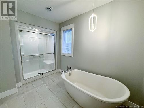 182 Melanie Street, Dieppe, NB - Indoor Photo Showing Bathroom