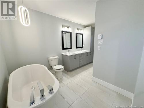 182 Melanie Street, Dieppe, NB - Indoor Photo Showing Bathroom