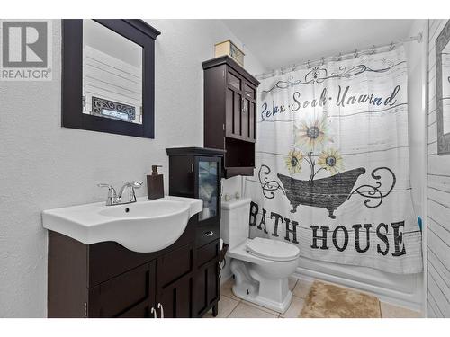 4683 Birch Lane, Barriere, BC - Indoor Photo Showing Bathroom