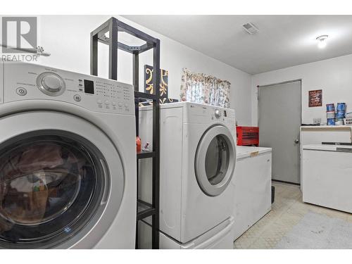 4683 Birch Lane, Barriere, BC - Indoor Photo Showing Laundry Room