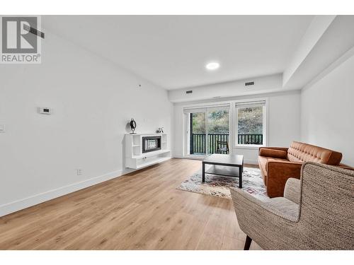 2046 Robson Place Unit# 108, Kamloops, BC - Indoor Photo Showing Living Room