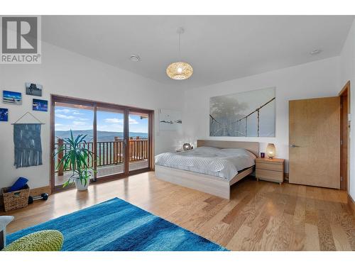 4519 June Springs Road, Kelowna, BC - Indoor Photo Showing Bedroom