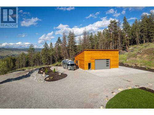 4519 June Springs Road, Kelowna, BC - Outdoor