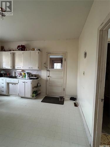 106 Main Street, Kelliher, SK - Indoor Photo Showing Kitchen