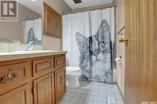 30 Melville Avenue, Regina, SK - Indoor Photo Showing Bathroom