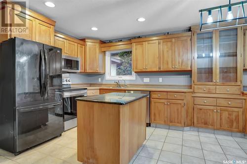 30 Melville Avenue, Regina, SK - Indoor Photo Showing Kitchen