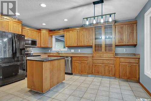 30 Melville Avenue, Regina, SK - Indoor Photo Showing Kitchen