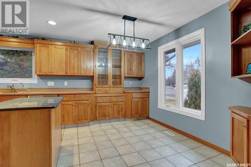 30 Melville Avenue, Regina, SK - Indoor Photo Showing Kitchen