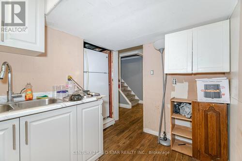 95 Glenmore Crescent, Brampton, ON - Indoor Photo Showing Kitchen With Double Sink