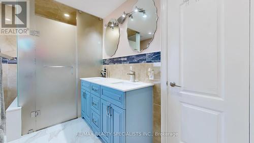 23 Melissa Court, Brampton, ON - Indoor Photo Showing Bathroom