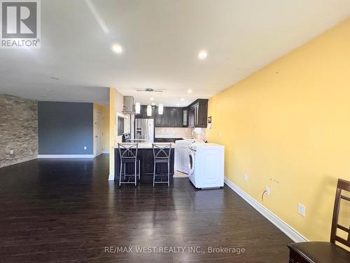 19 Golding Avenue, Brampton, ON - Indoor Photo Showing Kitchen