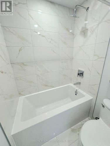 1605 - 4130 Parkside Village Drive, Mississauga, ON - Indoor Photo Showing Bathroom