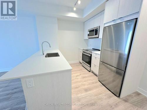 1605 - 4130 Parkside Village Drive, Mississauga, ON - Indoor Photo Showing Kitchen With Stainless Steel Kitchen