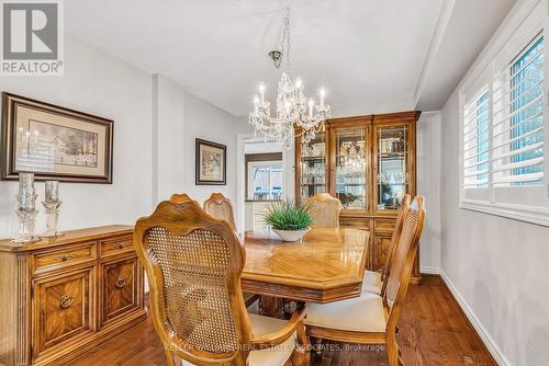 1601 Wintergrove Gardens, Mississauga, ON - Indoor Photo Showing Dining Room