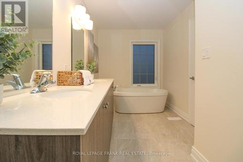 606 Wedlock Lane, Peterborough (Northcrest), ON - Indoor Photo Showing Bathroom