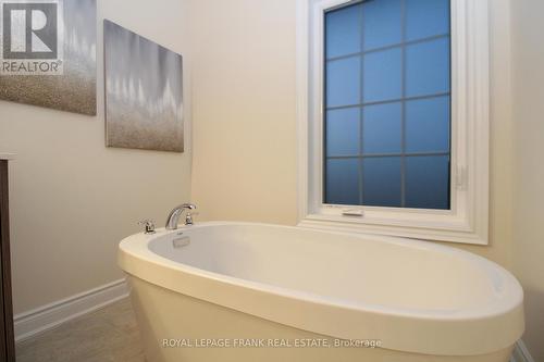 606 Wedlock Lane, Peterborough (Northcrest), ON - Indoor Photo Showing Bathroom