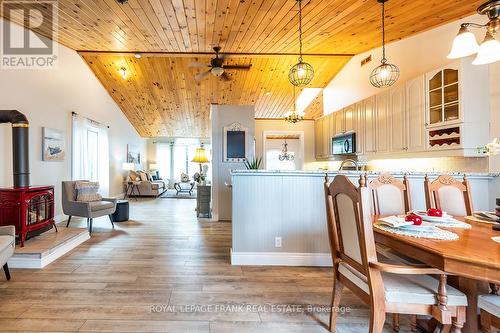 25 Shelley Drive, Kawartha Lakes, ON - Indoor Photo Showing Dining Room