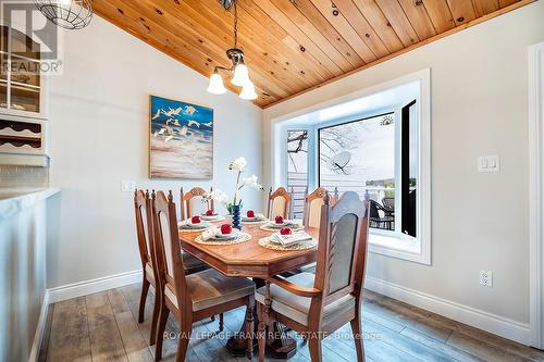 25 Shelley Drive, Kawartha Lakes, ON - Indoor Photo Showing Dining Room