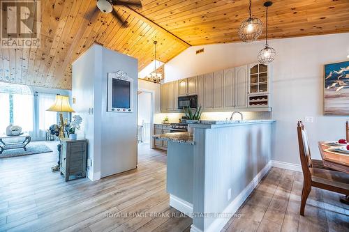 25 Shelley Drive, Kawartha Lakes, ON - Indoor Photo Showing Kitchen