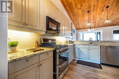 25 Shelley Drive, Kawartha Lakes, ON - Indoor Photo Showing Kitchen